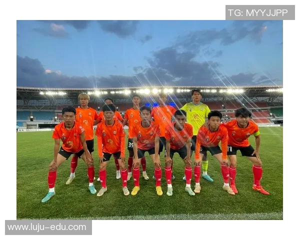 足球明星职业照片全景展示让你领略球场风采与魅力