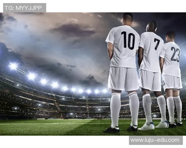 足球明星荣耀时刻颁奖典礼盛况回顾星光璀璨见证传奇瞬间