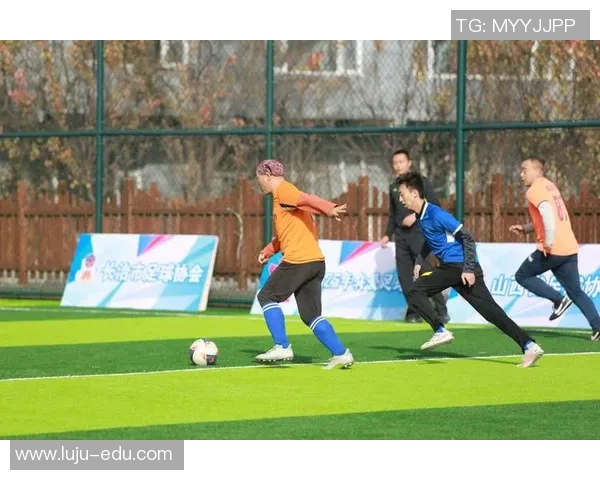 足球明星自贴画直播活动精彩纷呈球迷互动热情高涨共庆足球魅力时刻